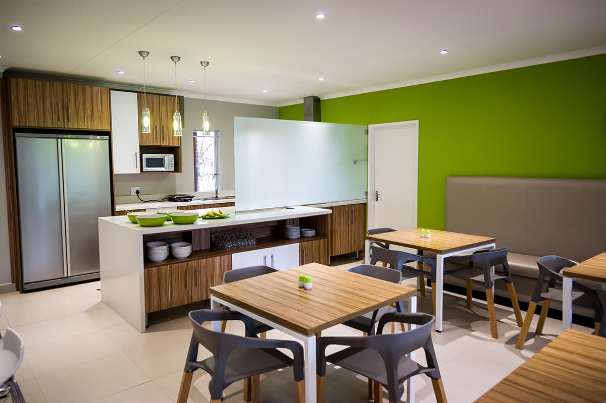 Palm Lodge Bloemfontein dining room