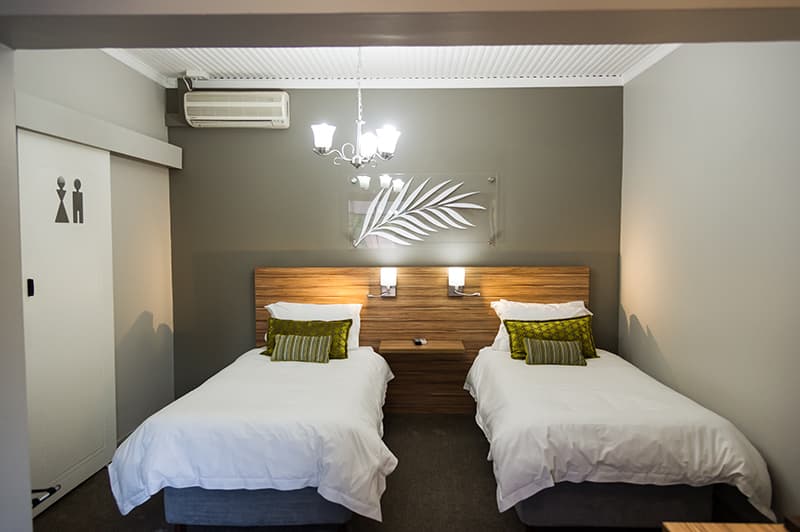 King/Twin Room at Palm Lodge Bloemfontein, pool-side with flexible bedding