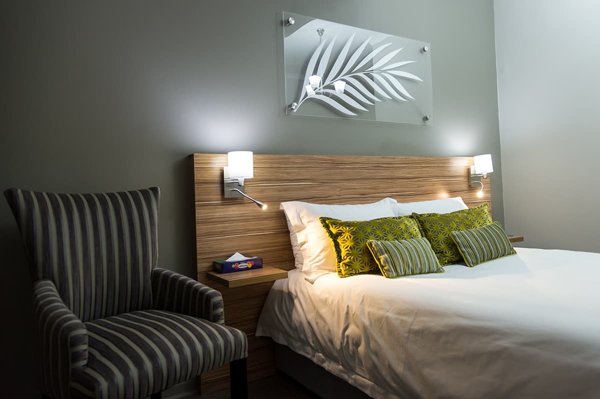 Double Room at Palm Lodge Bloemfontein with en-suite bathroom and garden views